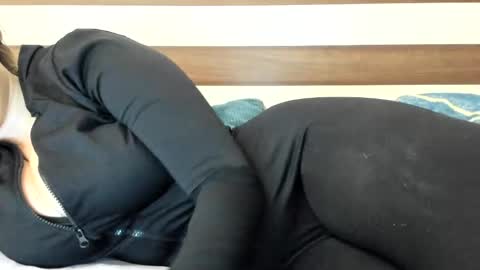 00ingrid00 online show from 02-19-25, 12:25