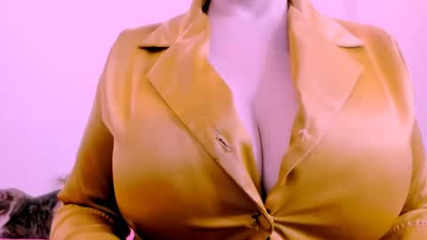 Valeria online show from 10-24-25, 08:00