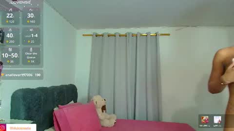 Snapshot of 01dulcemaria_ chatting on 07-30-26, 02:54 Dulce Maria online show from 07-30-26, 02:54