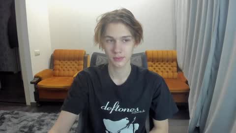 Snapshot of 0verlandd chatting on 12-25-24, 11:43 Adam online show from 12-25-24, 11:43