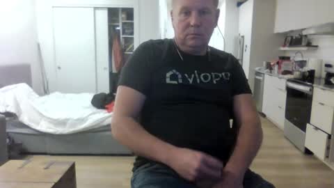 Snapshot of 1029mn chatting on 11-20-25, 03:50 Takin Profits online show from 11-20-25, 03:50