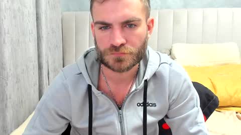 Snapshot of 10in_deluxe chatting on 01-29-25, 08:40 10in_deluxe online show from 01-29-25, 08:40