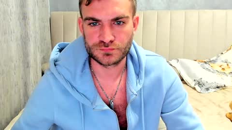 Snapshot of 10in_deluxe chatting on 02-03-25, 08:46 10in_deluxe online show from 02-03-25, 08:46