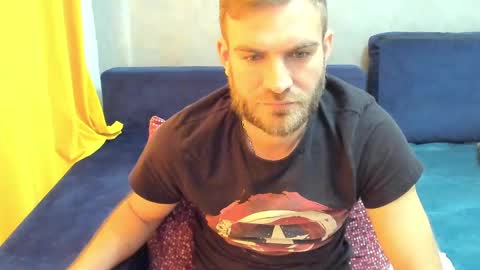 Snapshot of 10in_deluxe chatting on 02-26-25, 06:47 10in_deluxe online show from 02-26-25, 06:47