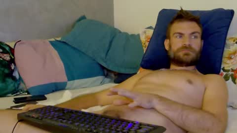 Snapshot of 10in_deluxe chatting on 09-28-25, 05:57 10in_deluxe online show from 09-28-25, 05:57