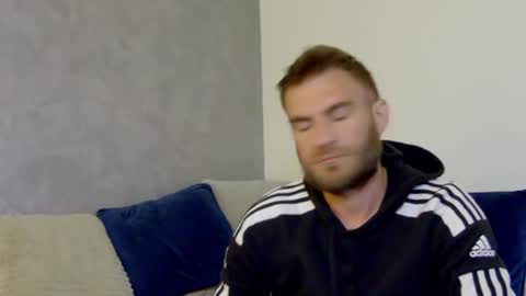 Snapshot of 10in_deluxe chatting on 10-02-25, 07:37 10in_deluxe online show from 10-02-25, 07:37