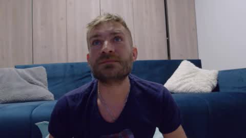 Snapshot of 10in_deluxe chatting on 10-25-25, 05:19 10in_deluxe online show from 10-25-25, 05:19