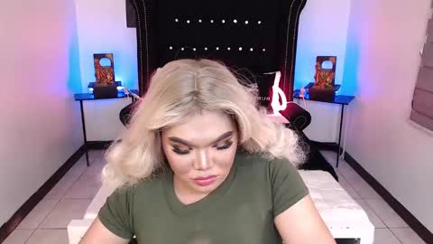 Snapshot of 10incheskinkynastytrans chatting on 12-14-24, 09:45 Sasha Banks online show from 12-14-24, 09:45