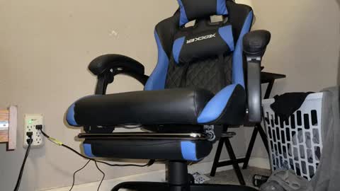 Snapshot of 10inchlongthick chatting on 02-20-26, 07:58 10inchlongthick online show from 02-20-26, 07:58