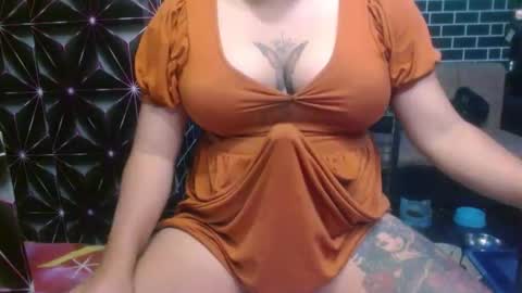  i am trixie im Your Selfsucking Mistress  online show from 04-09-26, 06:52