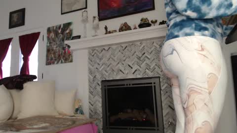 Snapshot of 11willowandjohn11 chatting on 01-29-25, 03:15 Aurora Willows online show from 01-29-25, 03:15