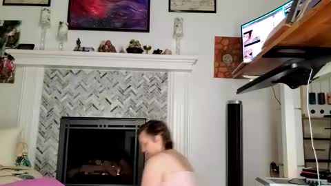 Snapshot of 11willowandjohn11 chatting on 02-04-25, 12:00 Aurora Willows online show from 02-04-25, 12:00