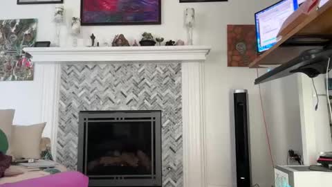 Snapshot of 11willowandjohn11 chatting on 03-05-25, 03:07 Aurora Willows online show from 03-05-25, 03:07