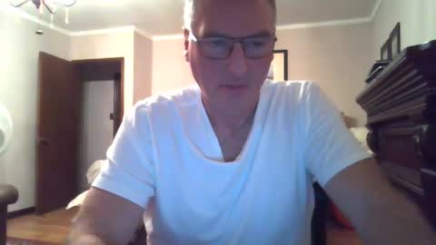 Snapshot of 123456ant chatting on 02-08-25, 12:06 123456ant online show from 02-08-25, 12:06