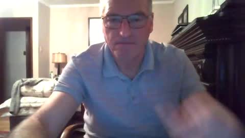 Snapshot of 123456ant chatting on 02-15-25, 10:42 123456ant online show from 02-15-25, 10:42