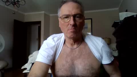 Snapshot of 123456ant chatting on 03-01-25, 06:32 123456ant online show from 03-01-25, 06:32