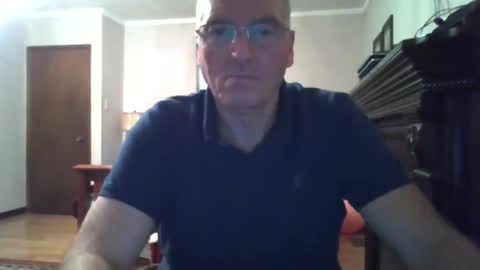 Snapshot of 123456ant chatting on 12-21-25, 03:02 123456ant online show from 12-21-25, 03:02