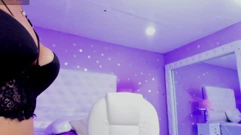 Snapshot of 15_scarlette chatting on 01-10-25, 10:39 Scarlette online show from 01-10-25, 10:39