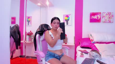 Snapshot of 15_scarlette chatting on 02-01-25, 03:41 Scarlette online show from 02-01-25, 03:41