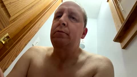 Snapshot of 16510 chatting on 02-16-26, 10:44 16510 online show from 02-16-26, 10:44