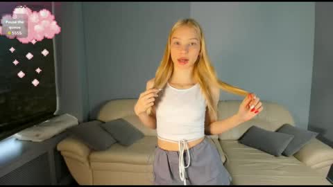 Kira online show from 11-10-25, 05:06