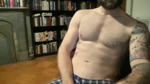 Snapshot of 1993boxers chatting on 02-04-25, 01:23 1993boxers online show from 02-04-25, 01:23