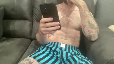 Snapshot of 1993boxers chatting on 11-01-25, 10:56 1993boxers online show from 11-01-25, 10:56