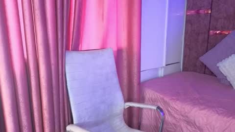 Snapshot of 1anya chatting on 11-23-25, 07:13 anya online show from 11-23-25, 07:13