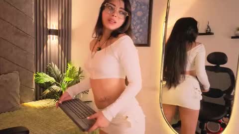 Snapshot of 1anya chatting on 11-28-25, 07:55 anya online show from 11-28-25, 07:55