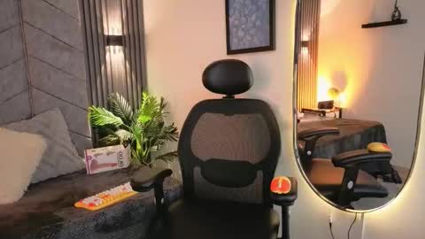 Snapshot of 1anya chatting on 12-15-25, 08:02 anya online show from 12-15-25, 08:02