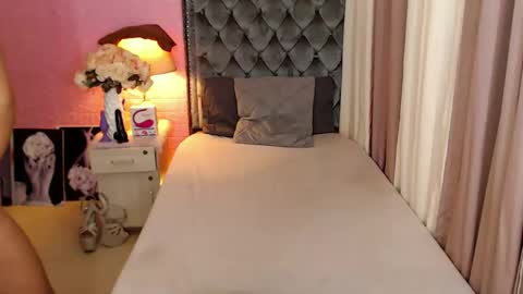 Snapshot of 1bestlover chatting on 01-13-25, 09:31 Ekang online show from 01-13-25, 09:31