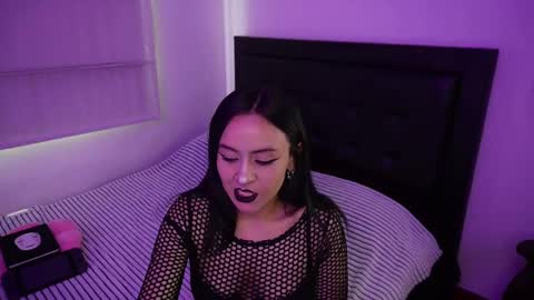 Snapshot of 1hannamontana chatting on 09-19-25, 04:40 1hannamontana online show from 09-19-25, 04:40