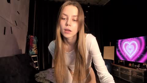 Lily 3 online show from 01-10-25, 06:06