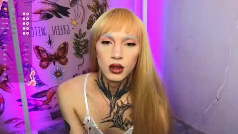 Snapshot of 1lola4ka chatting on 09-22-25, 09:00 Michelle online show from 09-22-25, 09:00