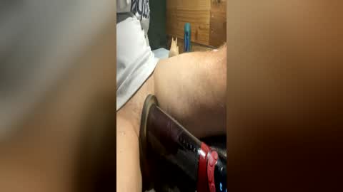 Snapshot of 1loveclams chatting on 06-14-26, 09:11 Crimsonstud online show from 06-14-26, 09:11