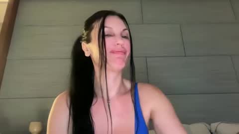 Onna online show from 10-20-25, 04:02