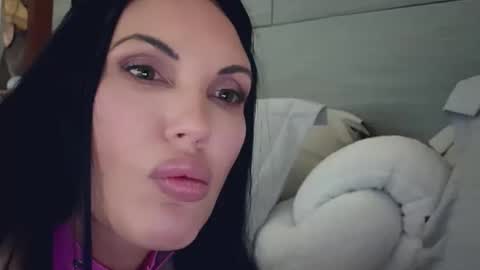 Snapshot of 1lovely1 chatting on 02-15-26, 07:51 Onna online show from 02-15-26, 07:51