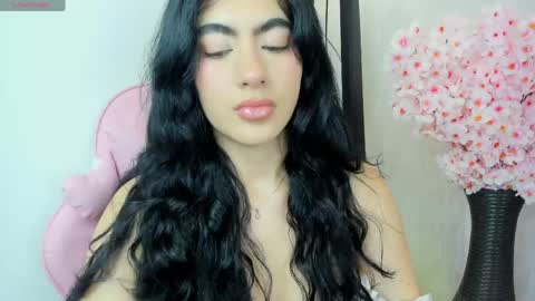 Snapshot of 1m_emily chatting on 05-23-26, 09:30 . online show from 05-23-26, 09:30