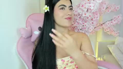 Snapshot of 1m_emily chatting on 06-11-26, 12:32 . online show from 06-11-26, 12:32