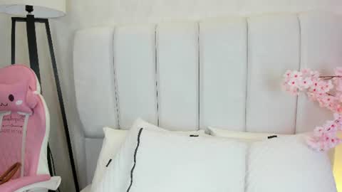 Snapshot of 1m_emily chatting on 07-28-26, 10:31 . online show from 07-28-26, 10:31