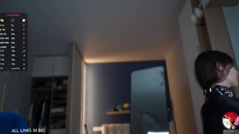 Marie online show from 02-12-25, 07:35