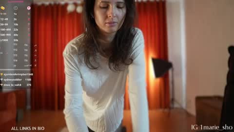 Snapshot of 1mari_01 chatting on 05-17-26, 11:06 Marie online show from 05-17-26, 11:06