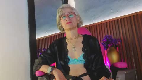 Miss Monserrate online show from 04-17-26, 01:14