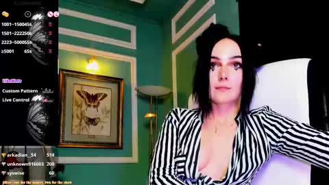 Snapshot of 1munique chatting on 03-06-25, 11:09 Moona online show from 03-06-25, 11:09