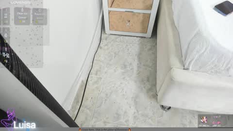 Snapshot of 1naughty_milf chatting on 12-24-24, 12:00 Luisa online show from 12-24-24, 12:00