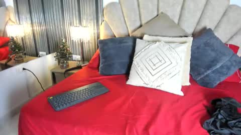 Luisa online show from 12-20-25, 07:10