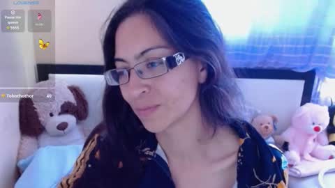 paola online show from 03-11-25, 09:59