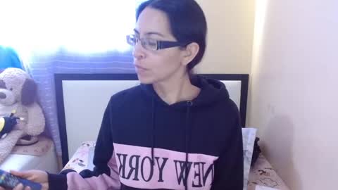 paola online show from 09-17-25, 08:32