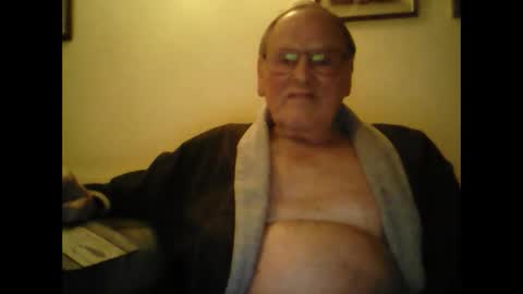 Snapshot of 1shorty chatting on 01-18-25, 06:32 1shorty online show from 01-18-25, 06:32