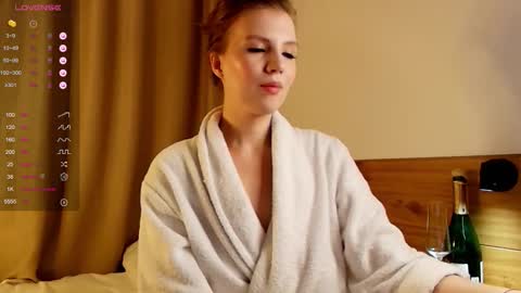 VICTORIA online show from 10-03-25, 01:02